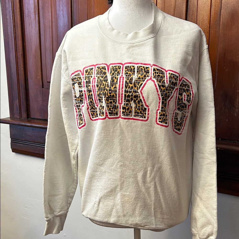 Gildan Cream Sweatshirt with Leopard Print Design
